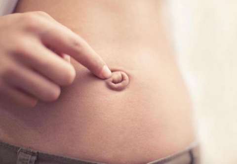 Khi nào cần khám bác sĩ nếu nghi ngờ bị thoát vị rốn